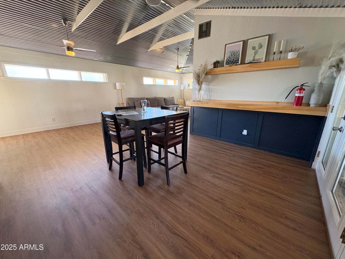 422 W EVA ST property image