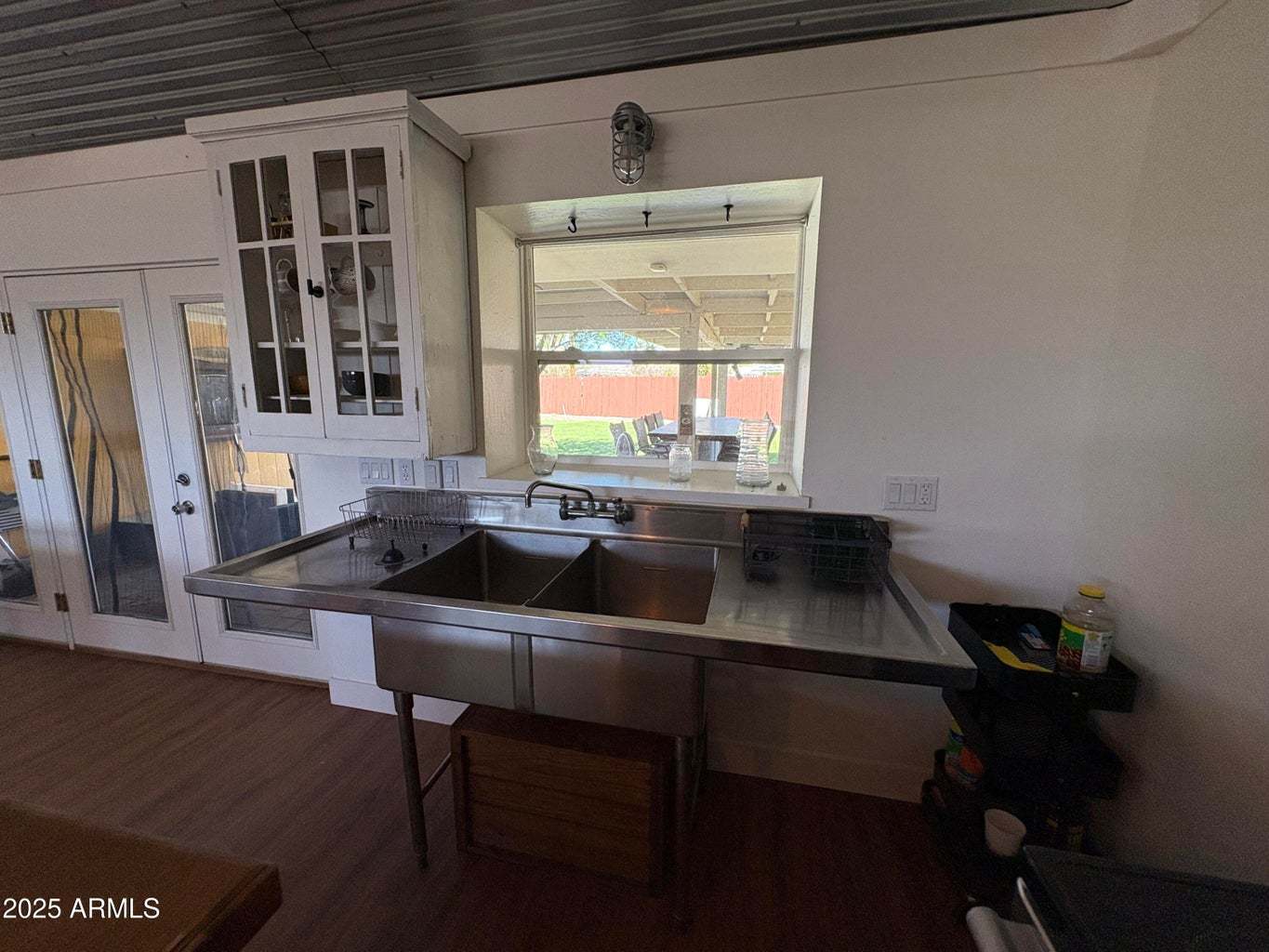 422 W EVA ST property image