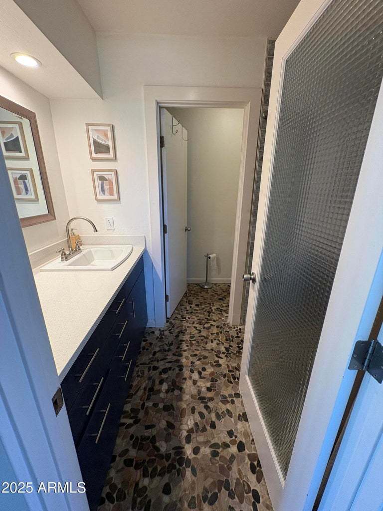 422 W EVA ST property image