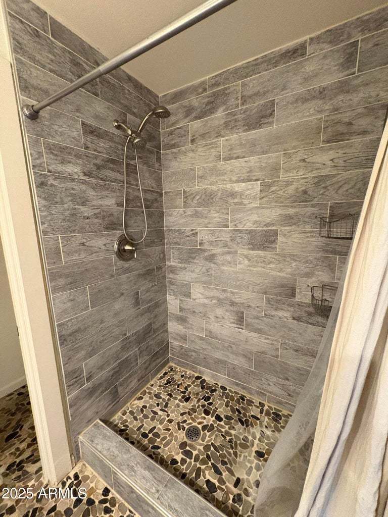 422 W EVA ST property image