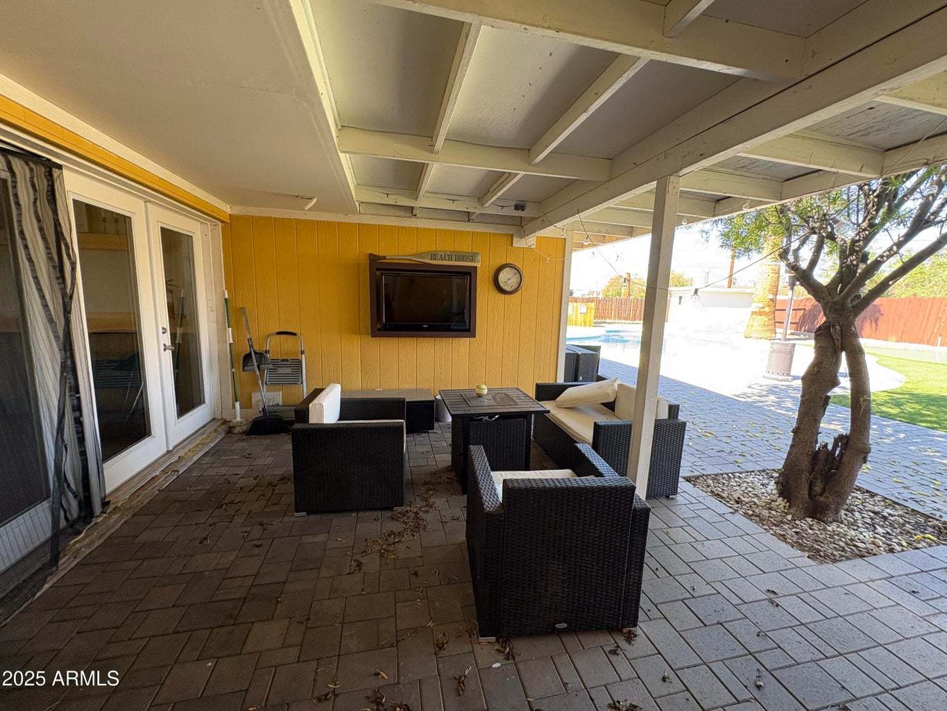 422 W EVA ST property image