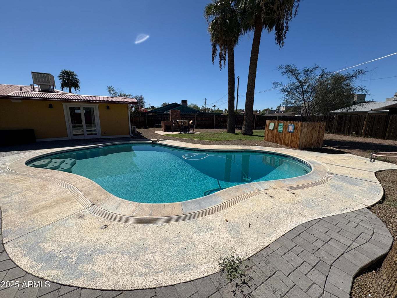 422 W EVA ST property image