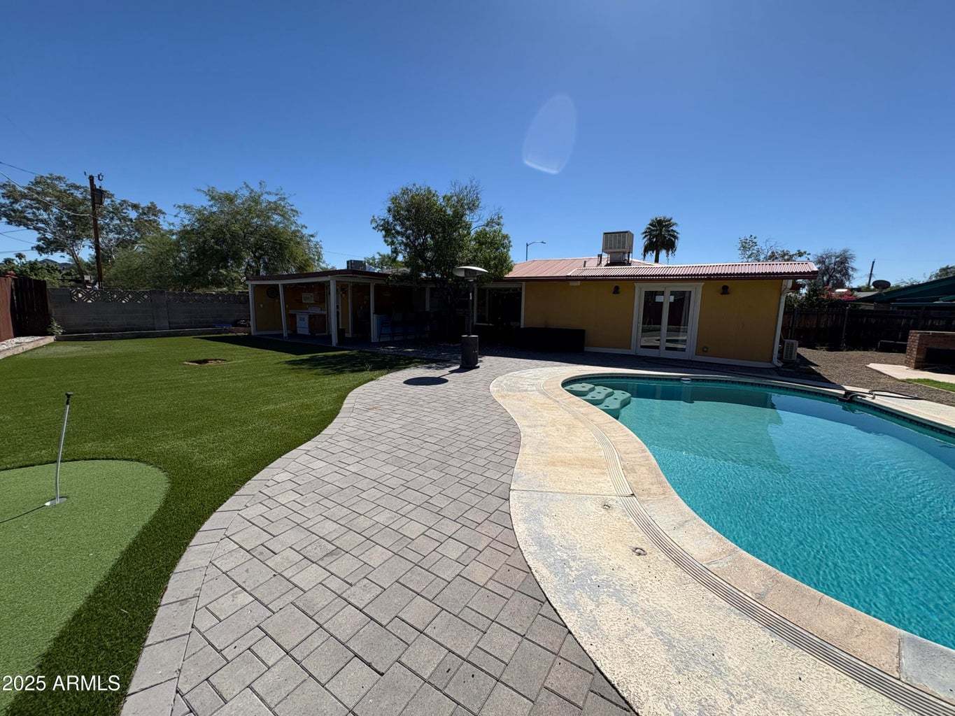 422 W EVA ST property image