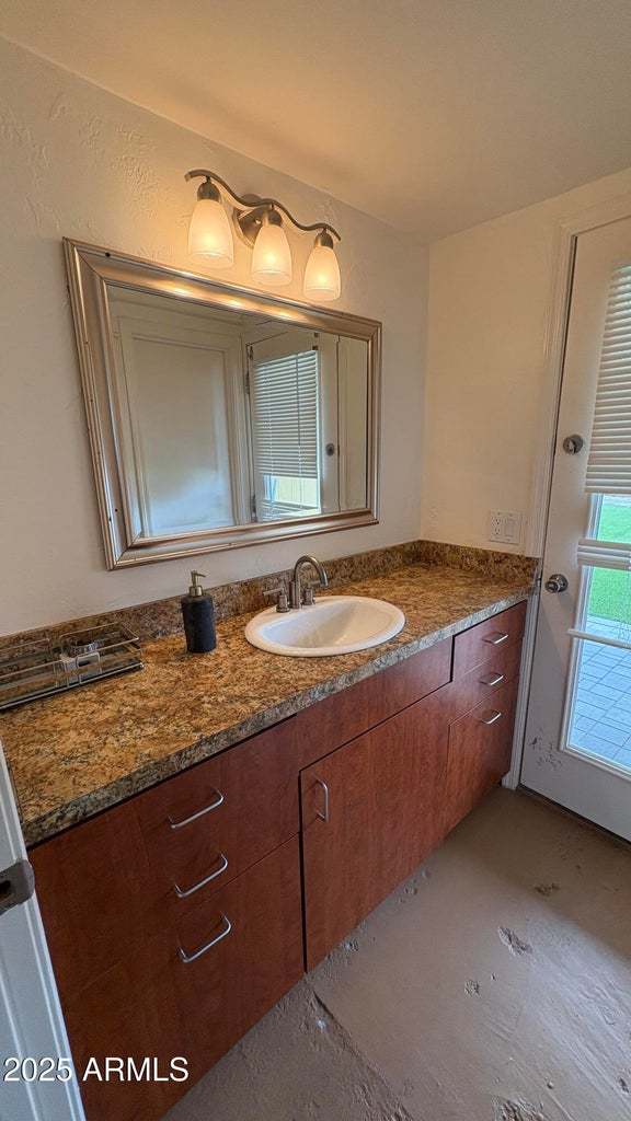 422 W EVA ST property image