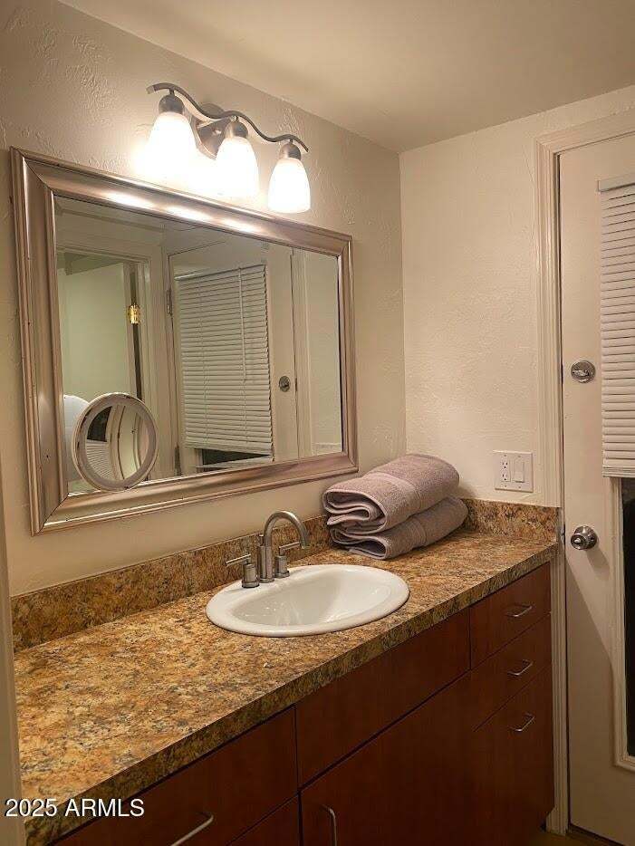 422 W EVA ST property image