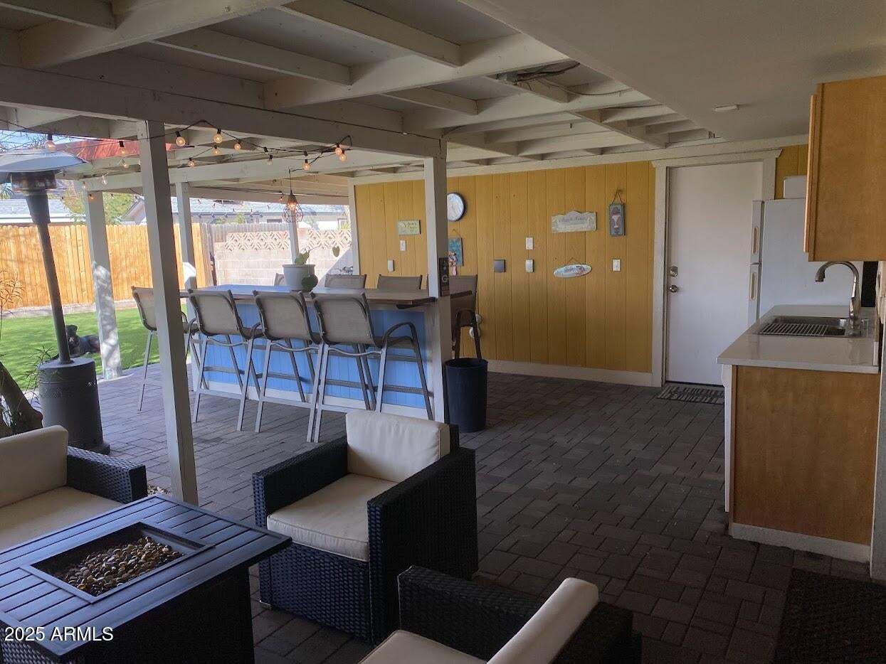 422 W EVA ST property image