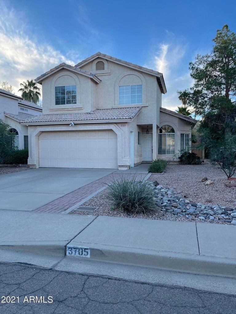 3bedroom/2.5 bathroom in great corner lot! property image