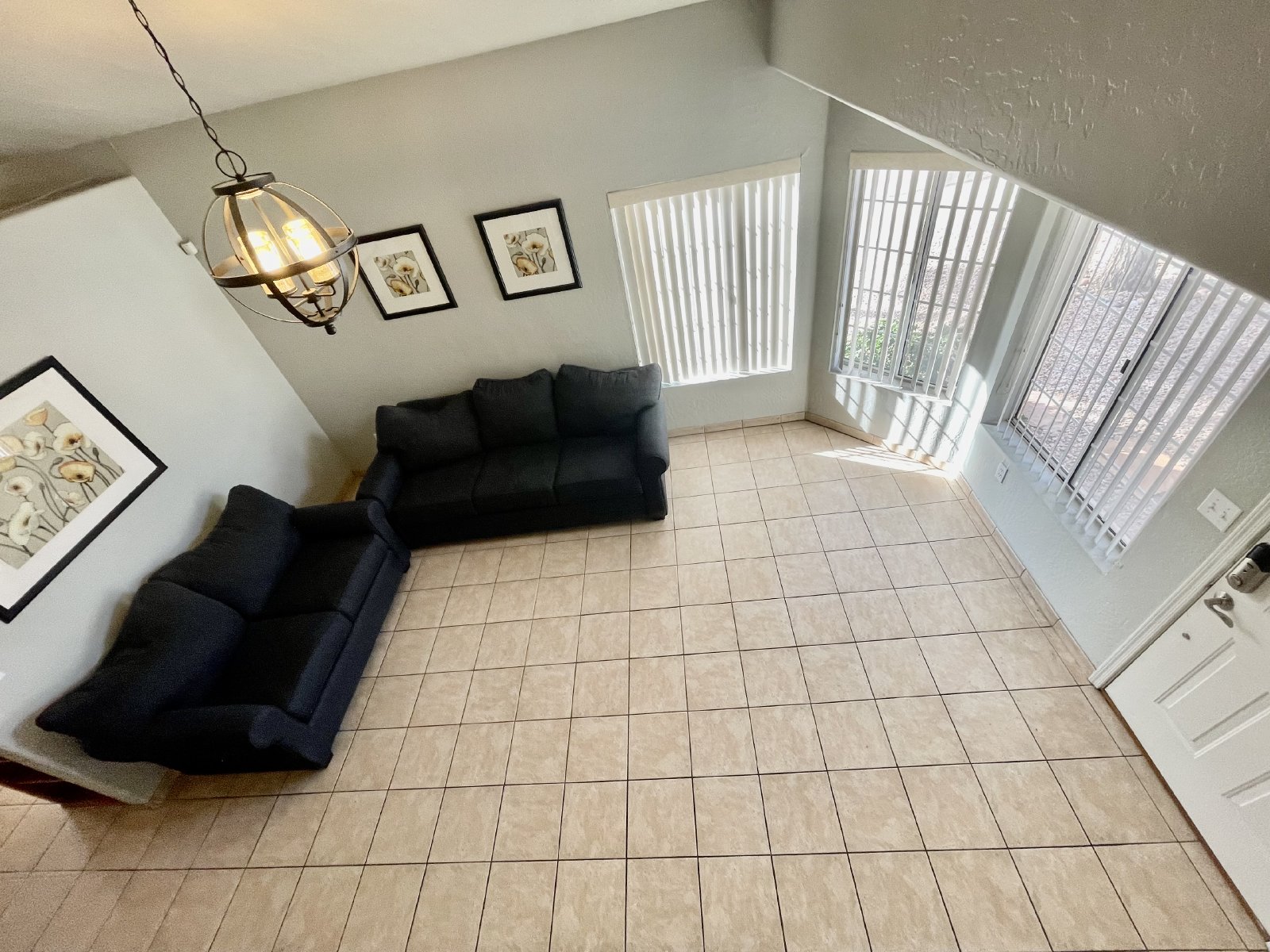 3bedroom/2.5 bathroom in great corner lot! property image