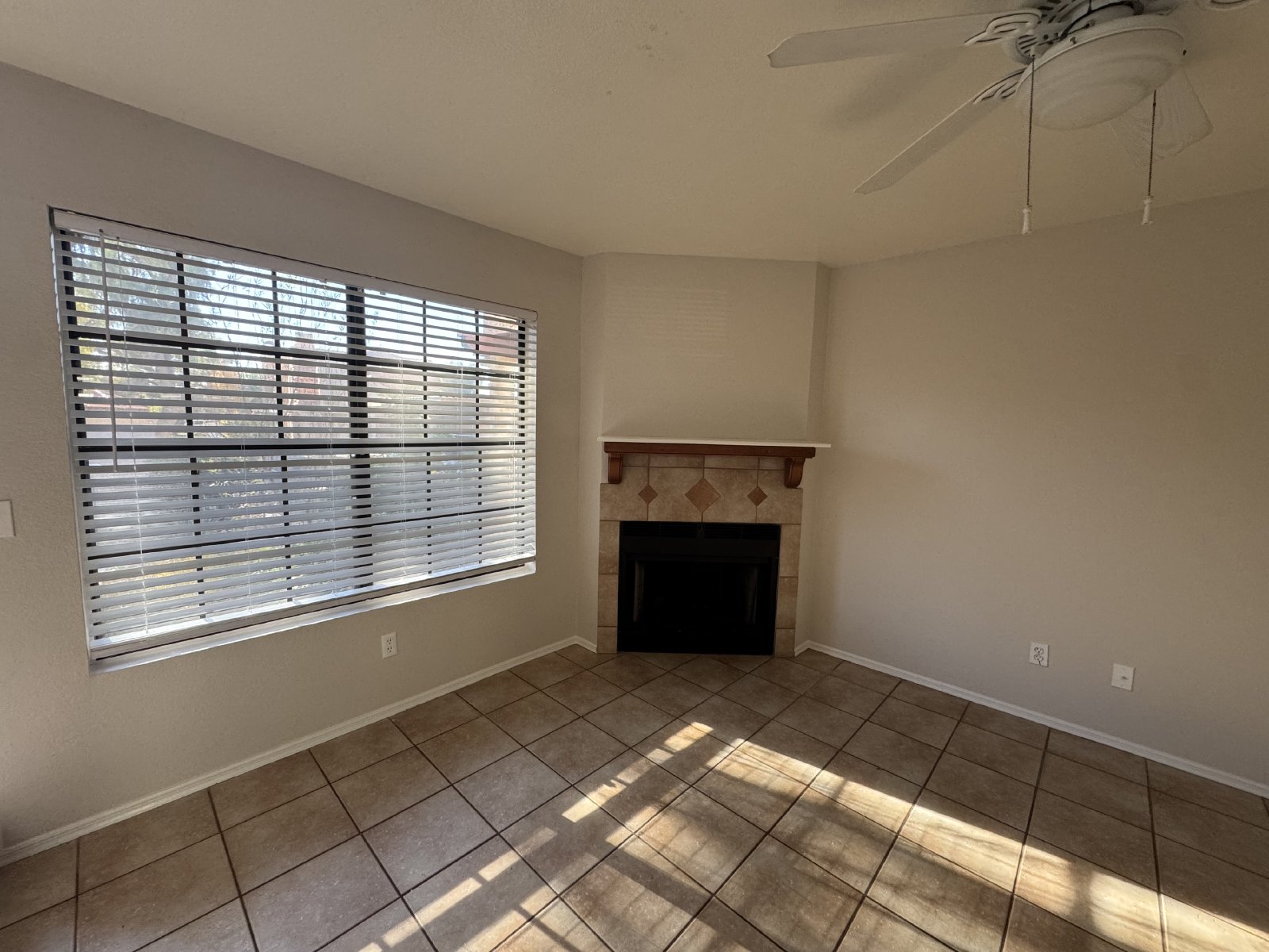 Terrific location-just minutes to Loop 101 & Hwy 51, Desert Ridge! property image