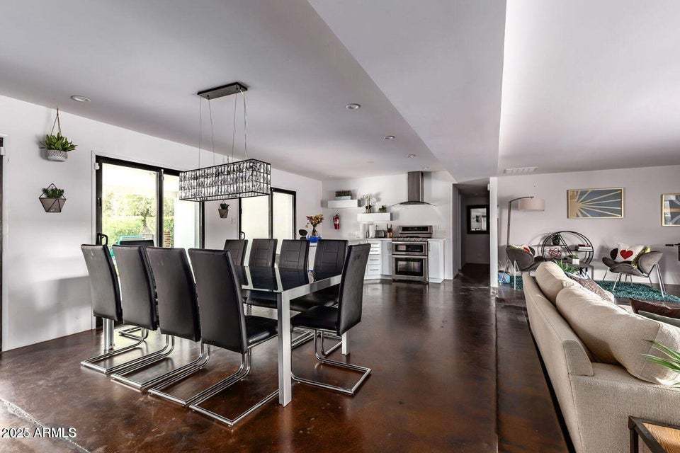 5 bedrooms / 5 bathrooms 5 blocks away from Old Town Scottsdale! property image