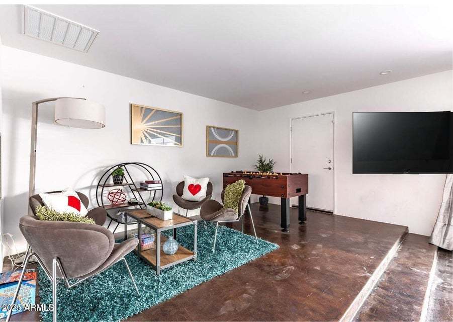 5 bedrooms / 5 bathrooms 5 blocks away from Old Town Scottsdale! property image