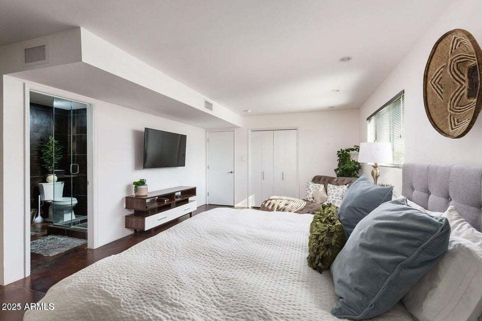 5 bedrooms / 5 bathrooms 5 blocks away from Old Town Scottsdale! property image