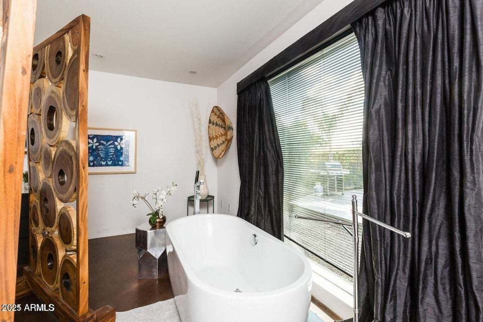 5 bedrooms / 5 bathrooms 5 blocks away from Old Town Scottsdale! property image