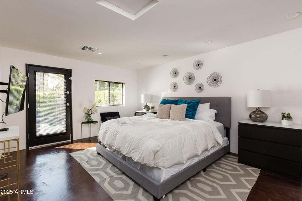 5 bedrooms / 5 bathrooms 5 blocks away from Old Town Scottsdale! property image