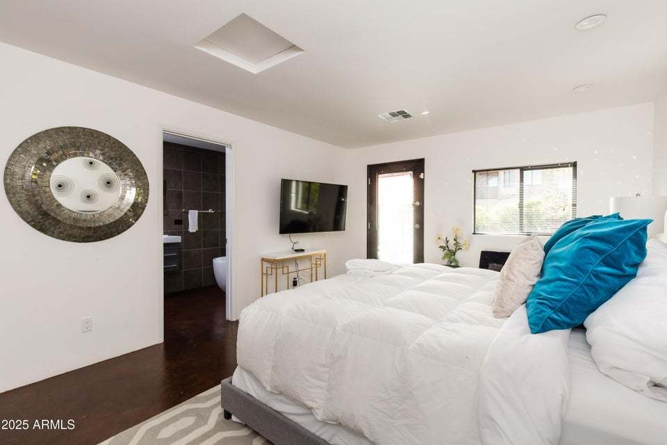 5 bedrooms / 5 bathrooms 5 blocks away from Old Town Scottsdale! property image