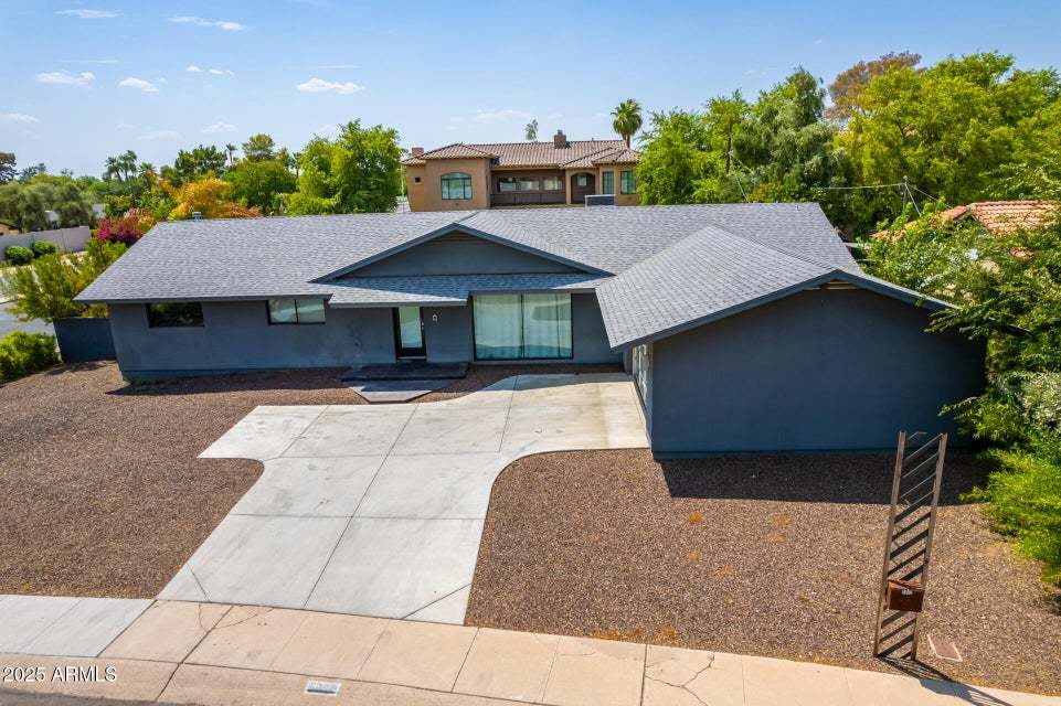 5 bedrooms / 5 bathrooms 5 blocks away from Old Town Scottsdale! property image