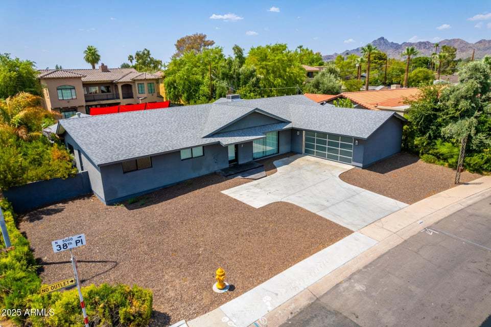 5 bedrooms / 5 bathrooms 5 blocks away from Old Town Scottsdale! property image