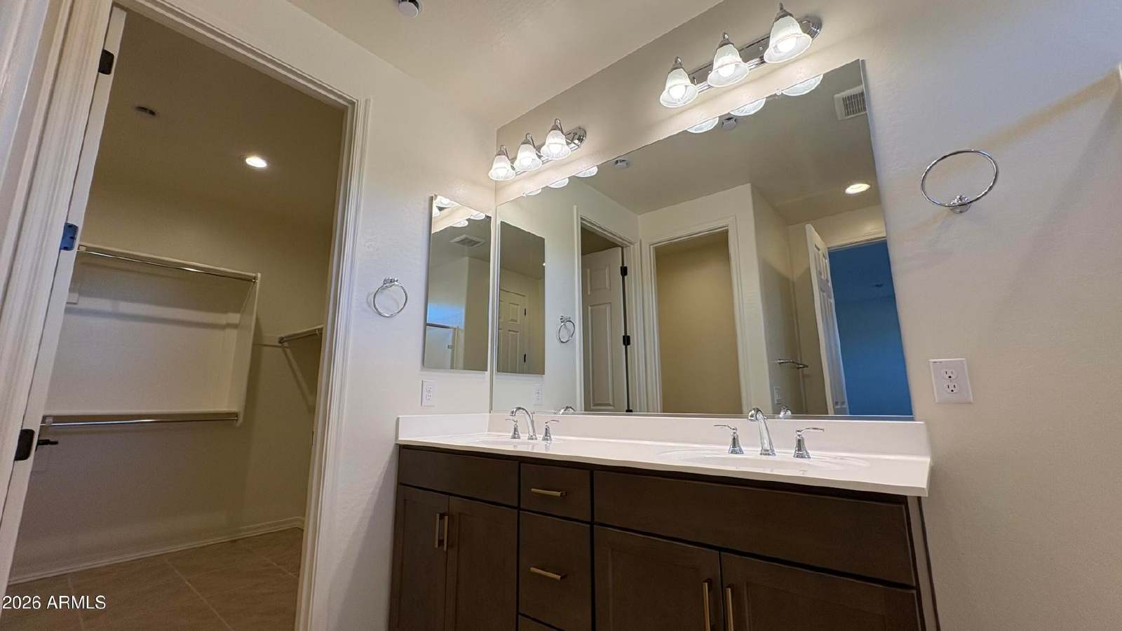 5602 W Mauna Loa Ln property image