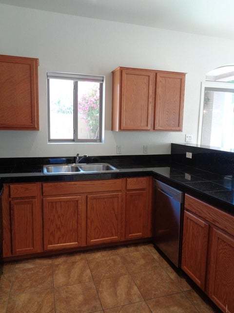 Gated 2b/2.5 b with car garage townhome in Tempe! property image