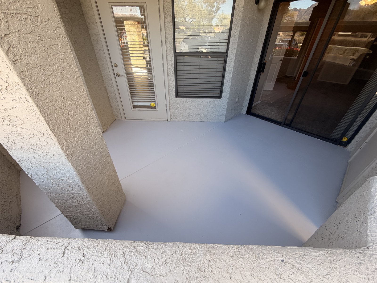 Signature Scottsdale Condo - Updated Vinyl wood Flooring, Paint and Ca property image