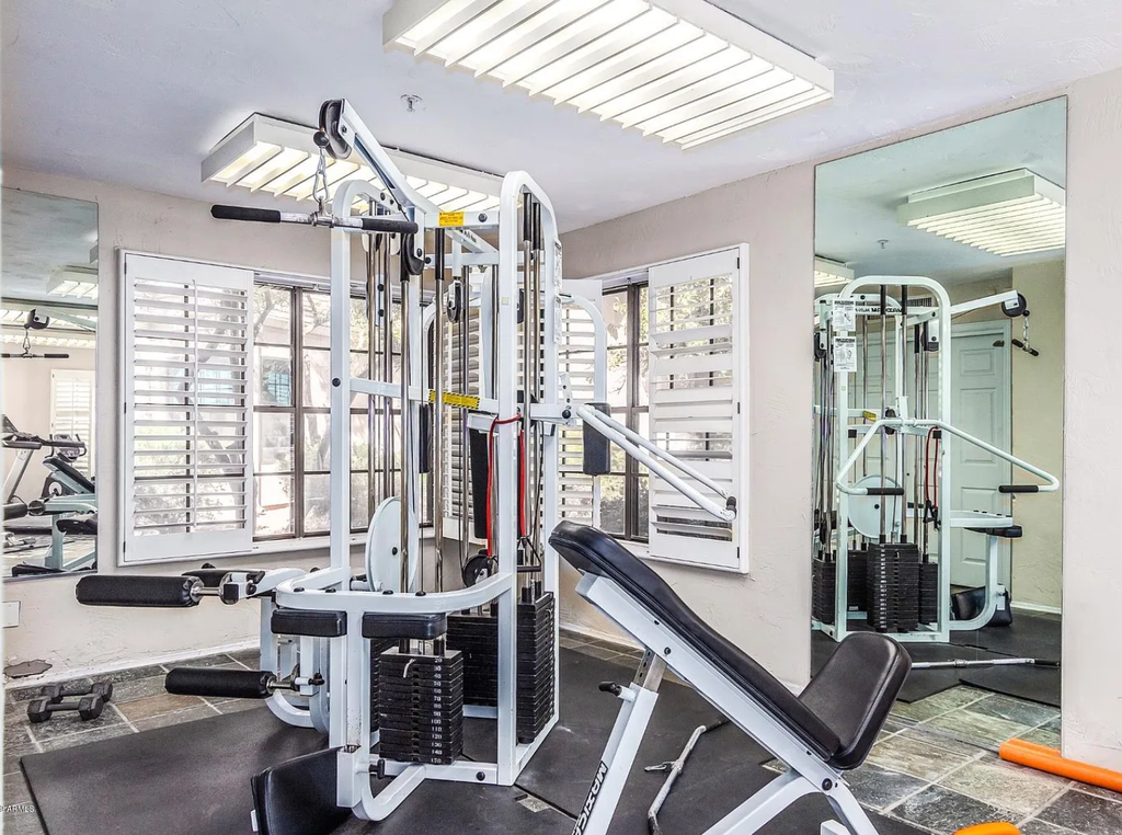 2 bedrooms, 2 bathrooms in Villa Antigua Scottsdale property image