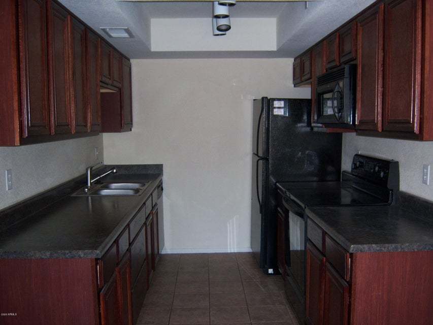 2 bedroom condo in Convenient Scottsdale Location w/ attached garage! property image