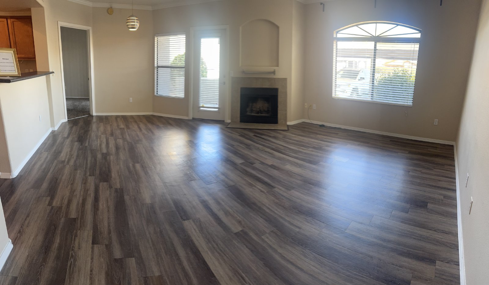 Signature Scottsdale Condo - Updated Vinyl wood Flooring, Paint and Ca property image