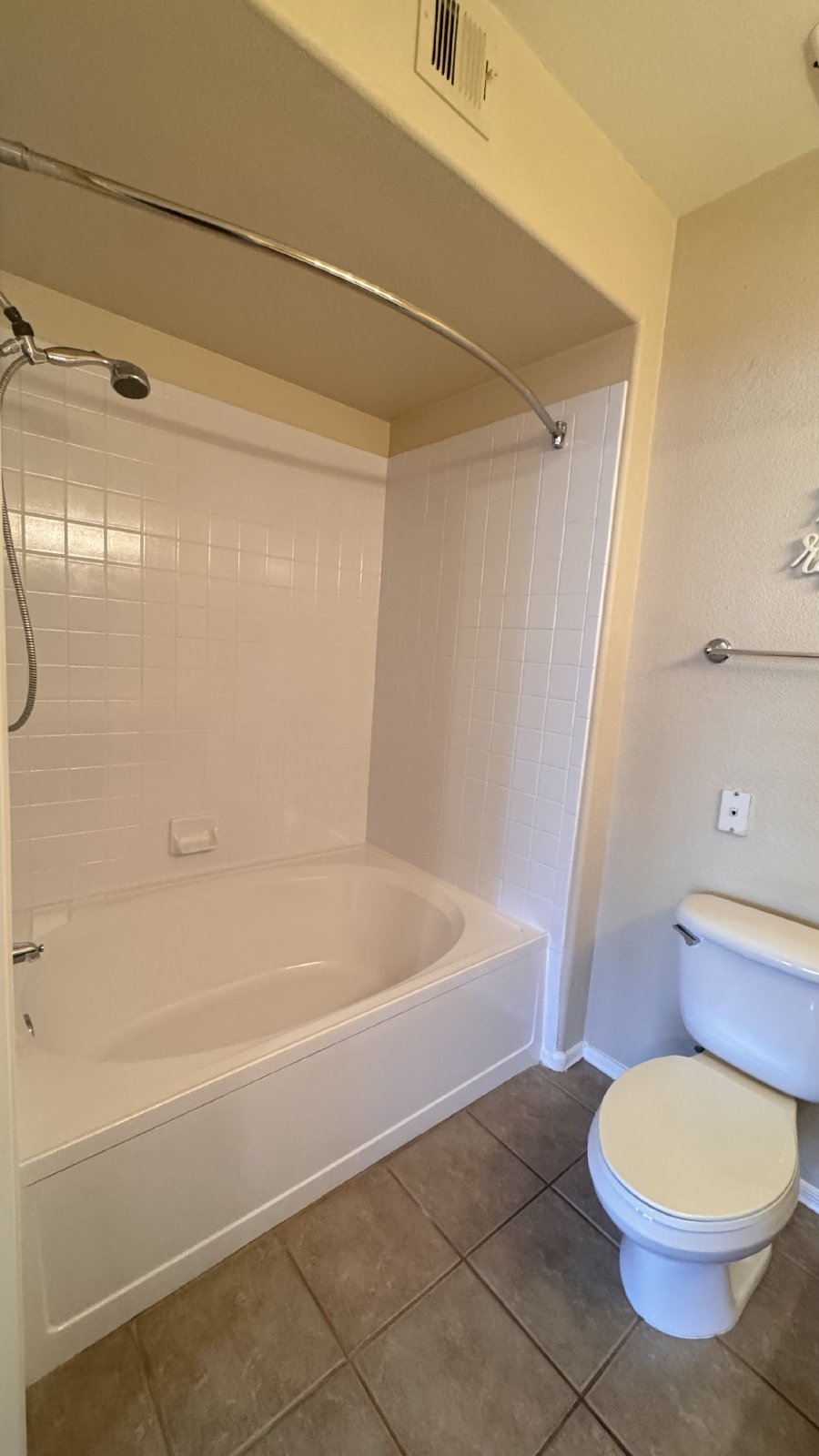 Signature Scottsdale Condo - Updated Vinyl wood Flooring, Paint and Ca property image