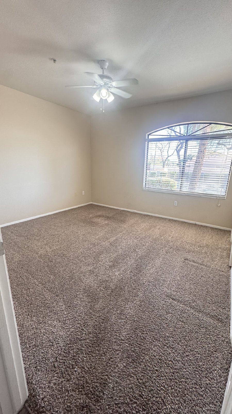 Signature Scottsdale Condo - Updated Vinyl wood Flooring, Paint and Ca property image