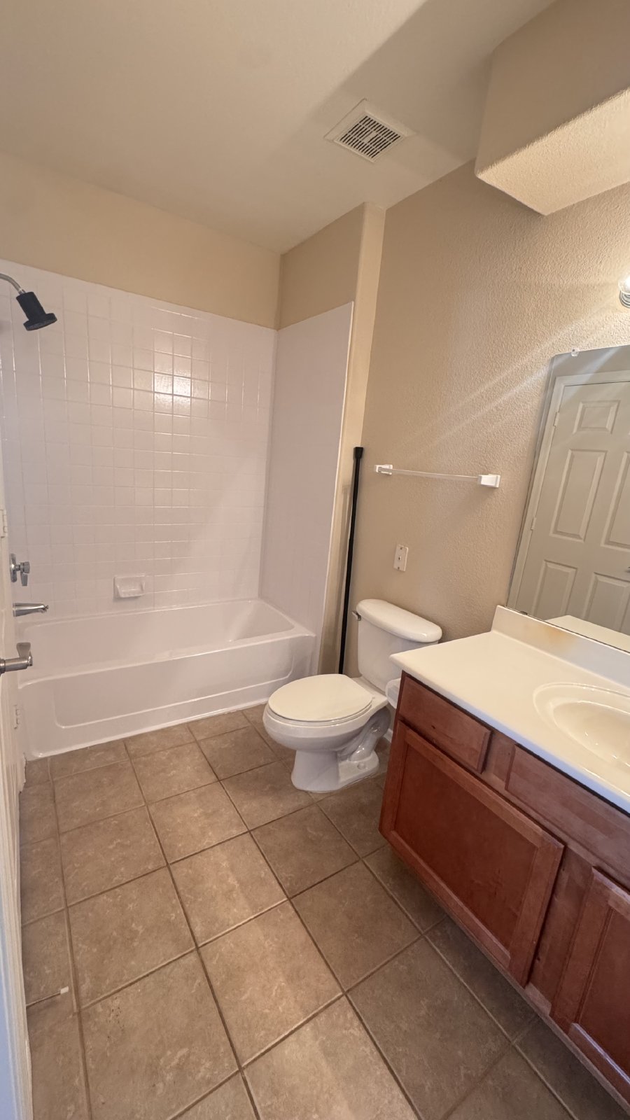 Signature Scottsdale Condo - Updated Vinyl wood Flooring, Paint and Ca property image