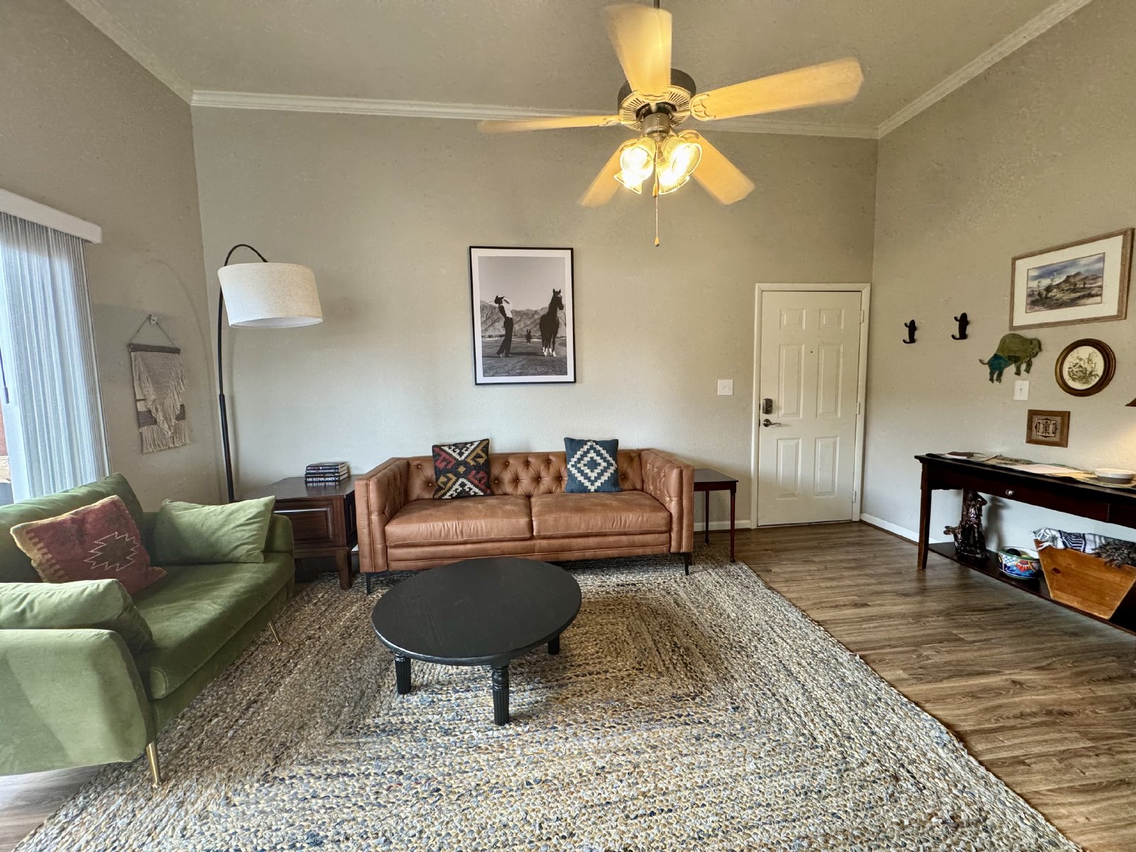 Fully Furnished 2b/2b Apartment close to Old Town Scottsdale! property image