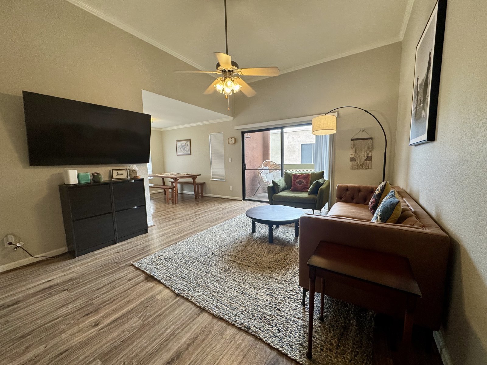 Fully Furnished 2b/2b Apartment close to Old Town Scottsdale! property image