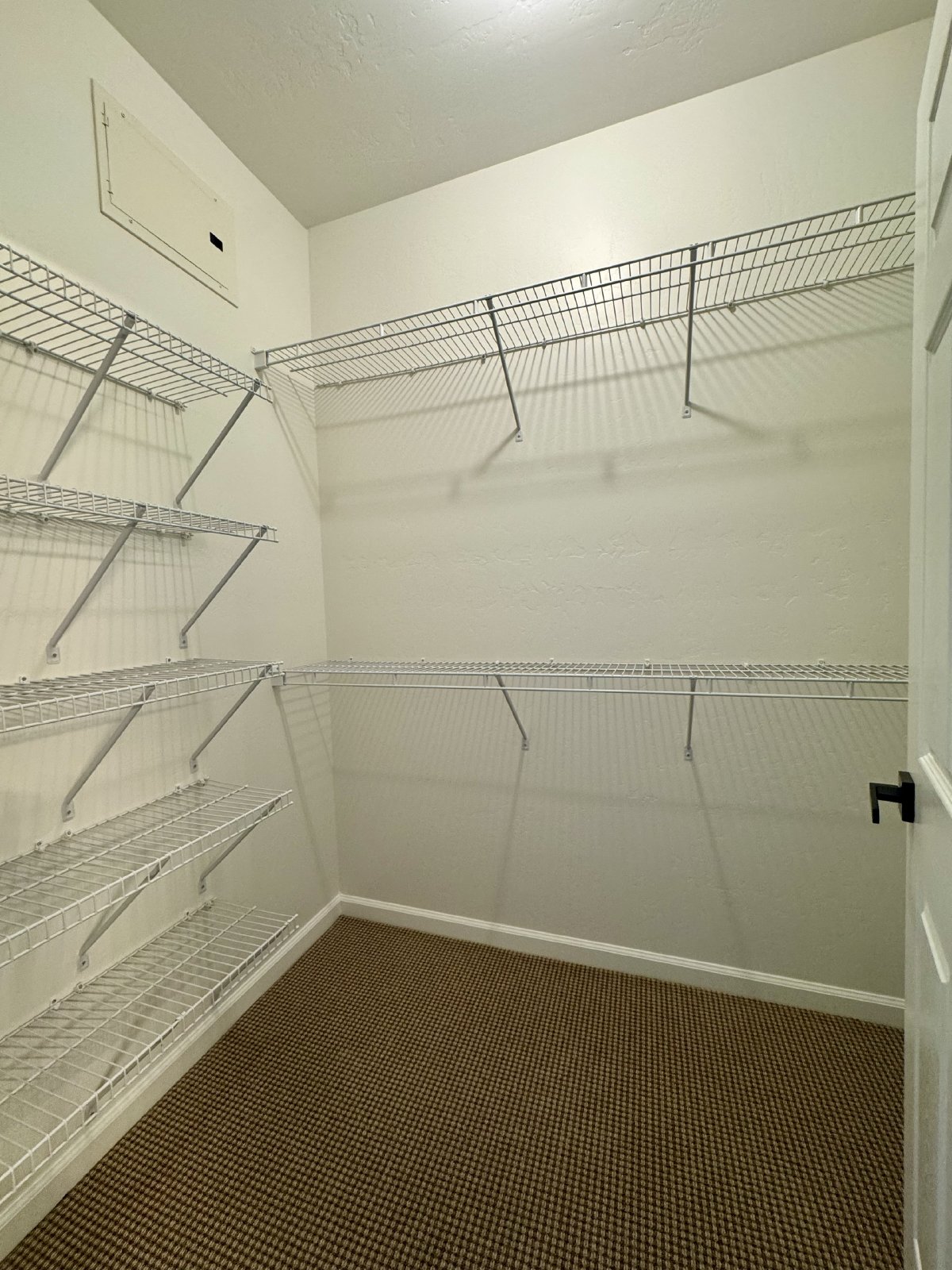 3 bedrooms/2 bathrooms in desire gated community Bella Vista! property image