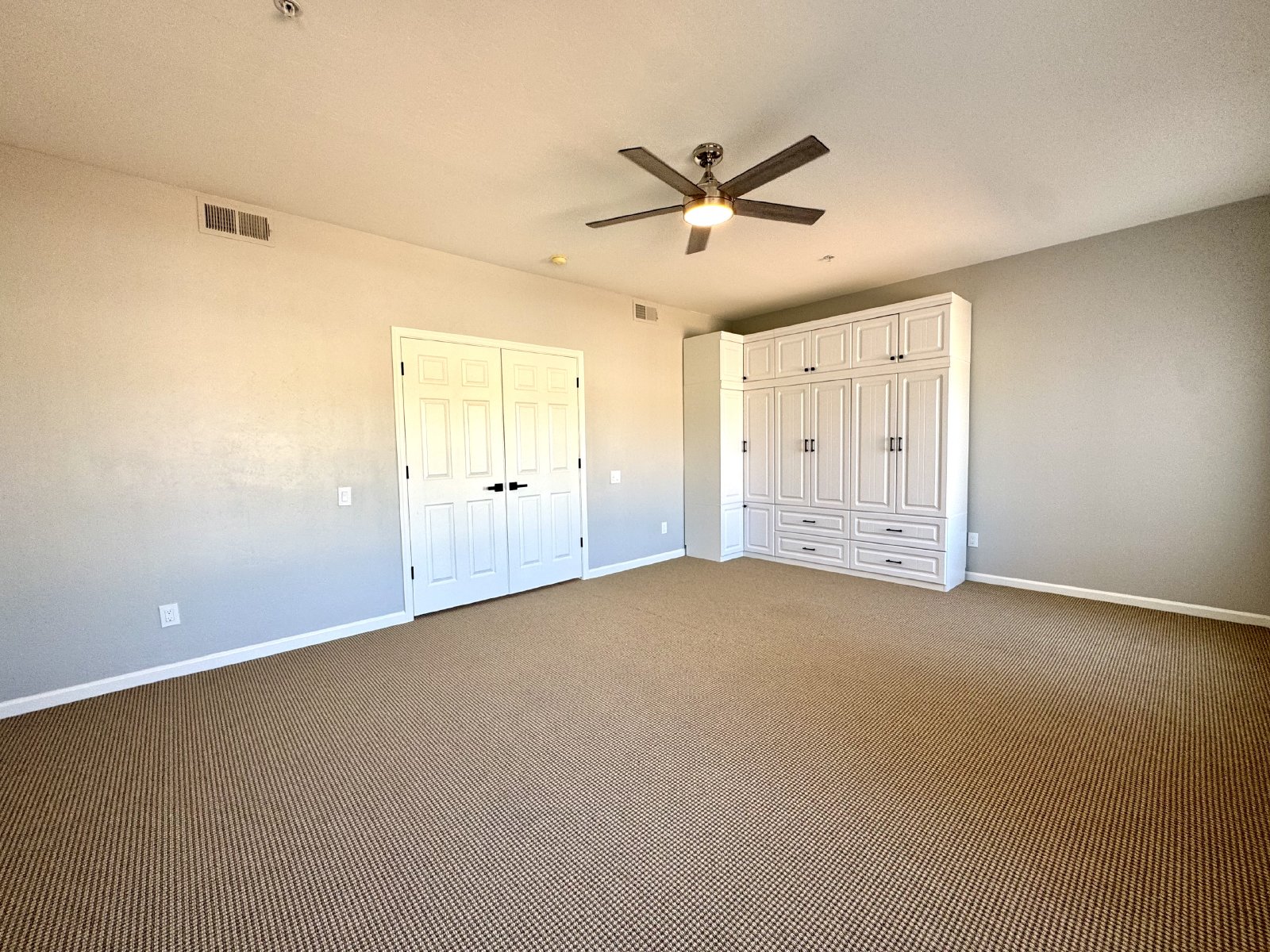 3 bedrooms/2 bathrooms in desire gated community Bella Vista! property image