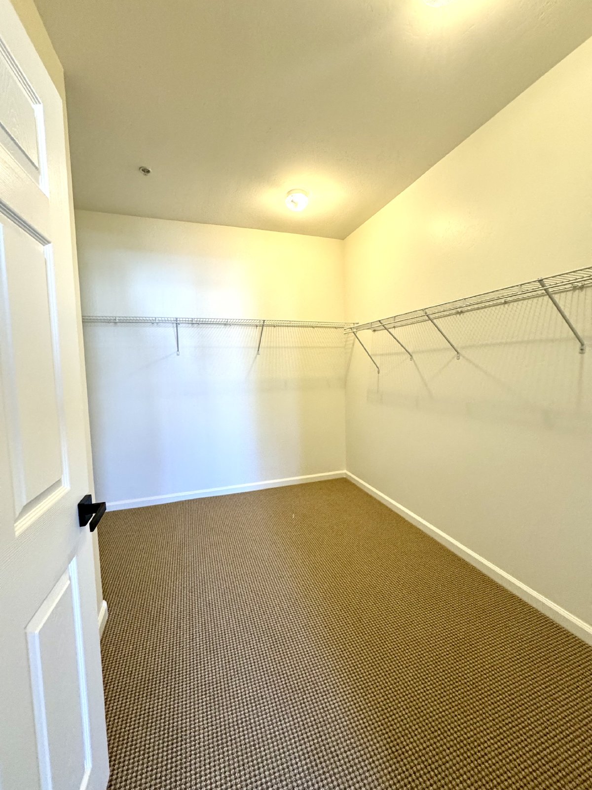 3 bedrooms/2 bathrooms in desire gated community Bella Vista! property image