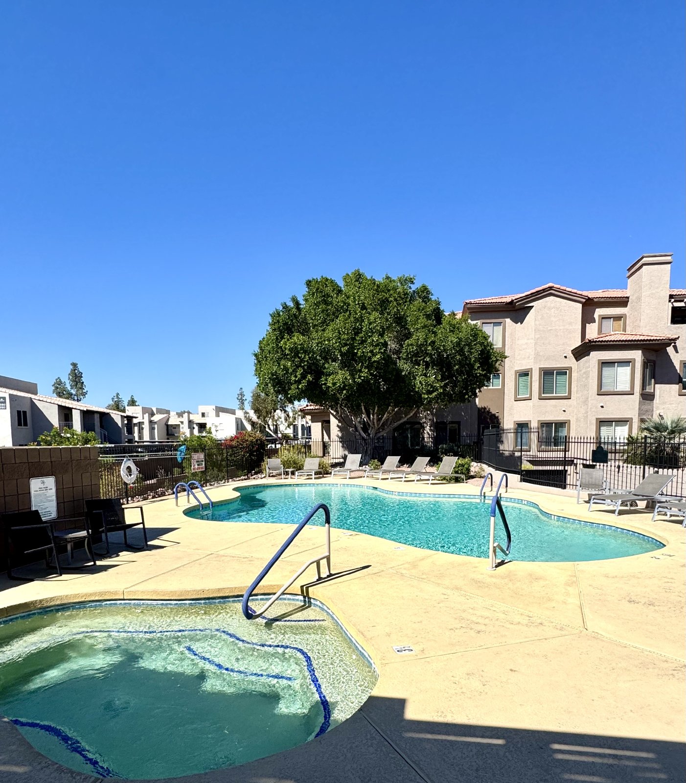 3 bedrooms/2 bathrooms in desire gated community Bella Vista! property image