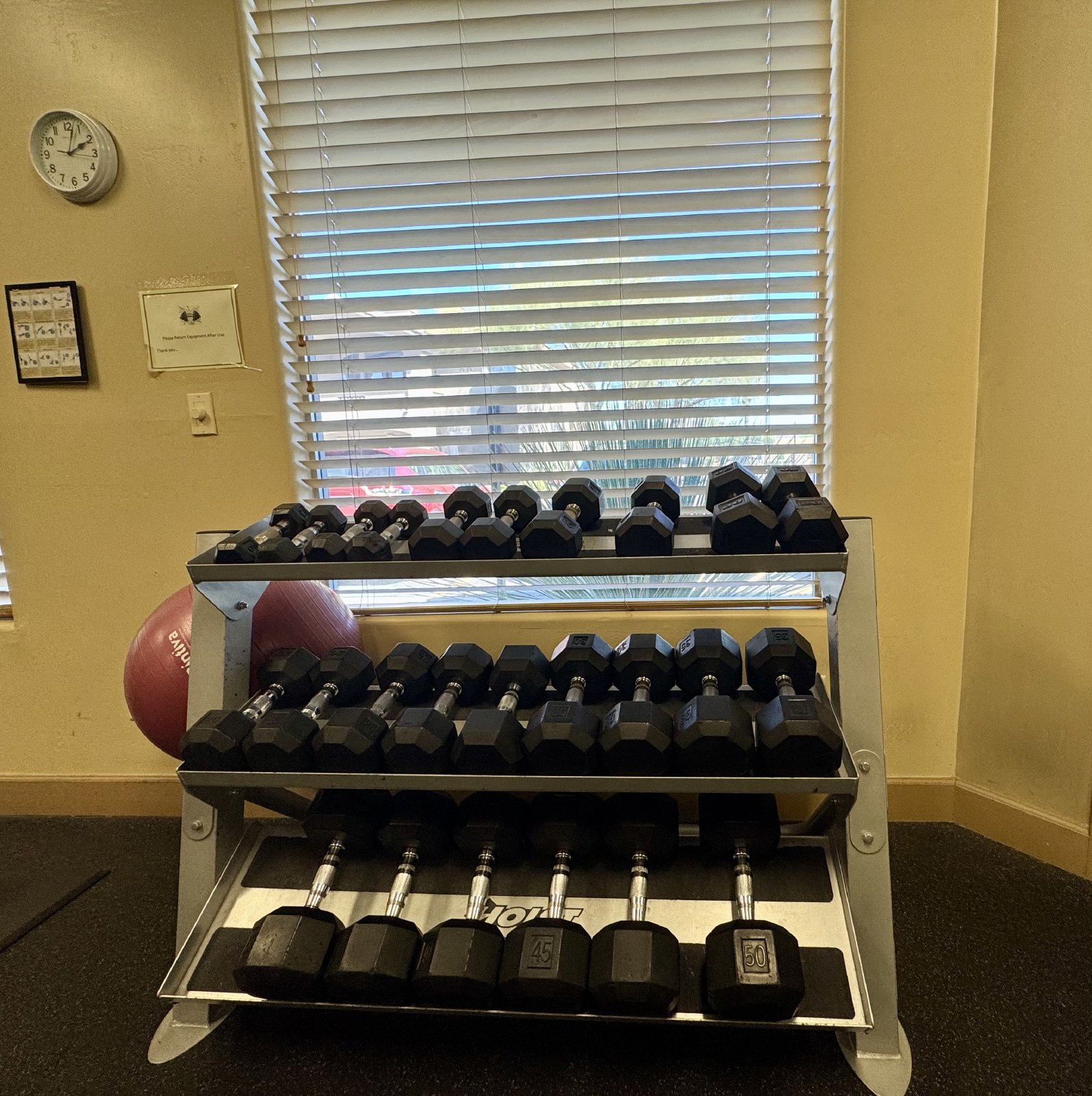 3 bedrooms/2 bathrooms in desire gated community Bella Vista! property image