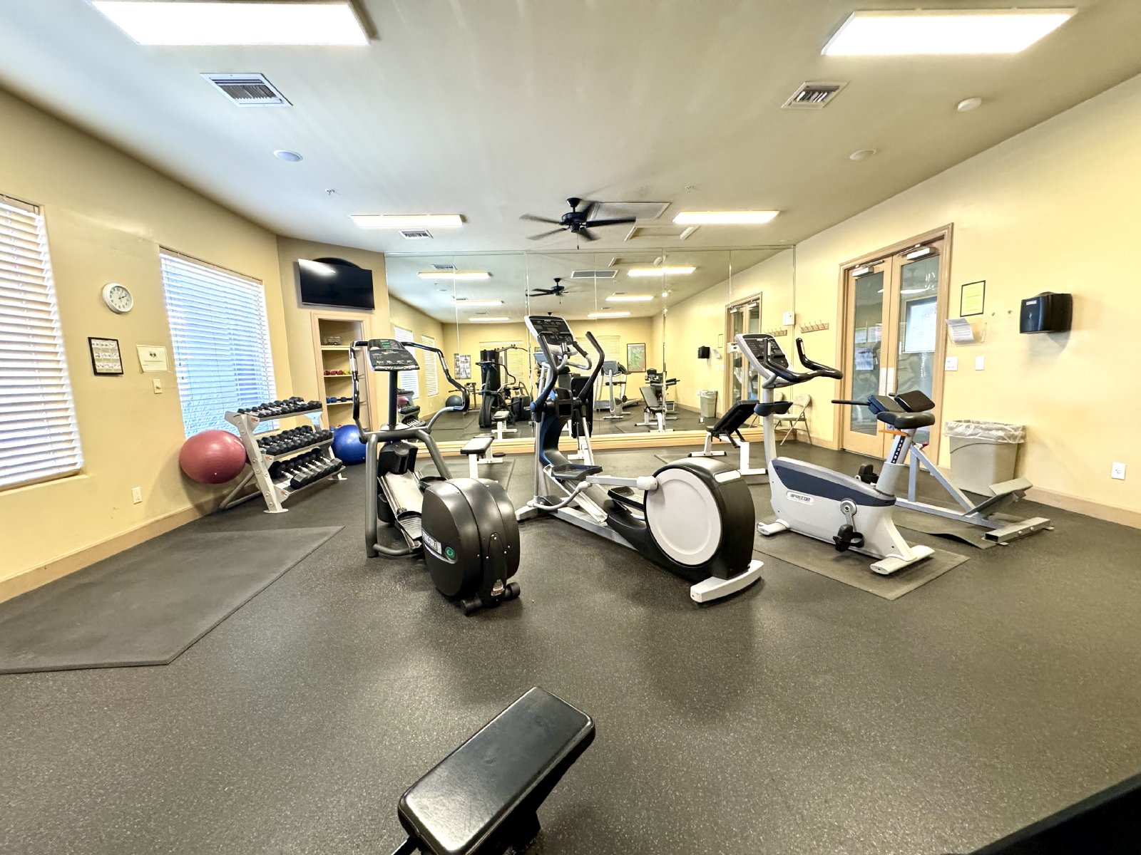 3 bedrooms/2 bathrooms in desire gated community Bella Vista! property image