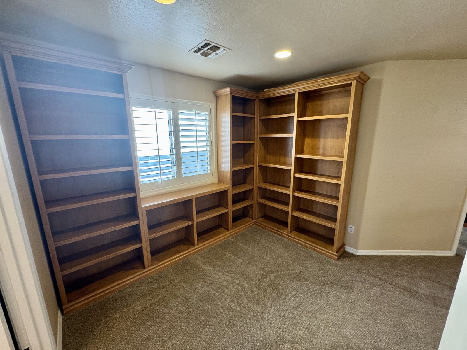 Close to Desert Ridge area! property image