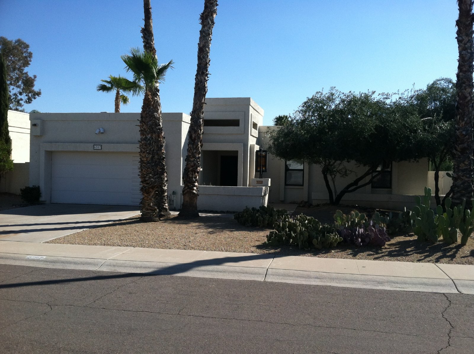 3 bedrooms / 2 bathrooms near Kierland Mall property image