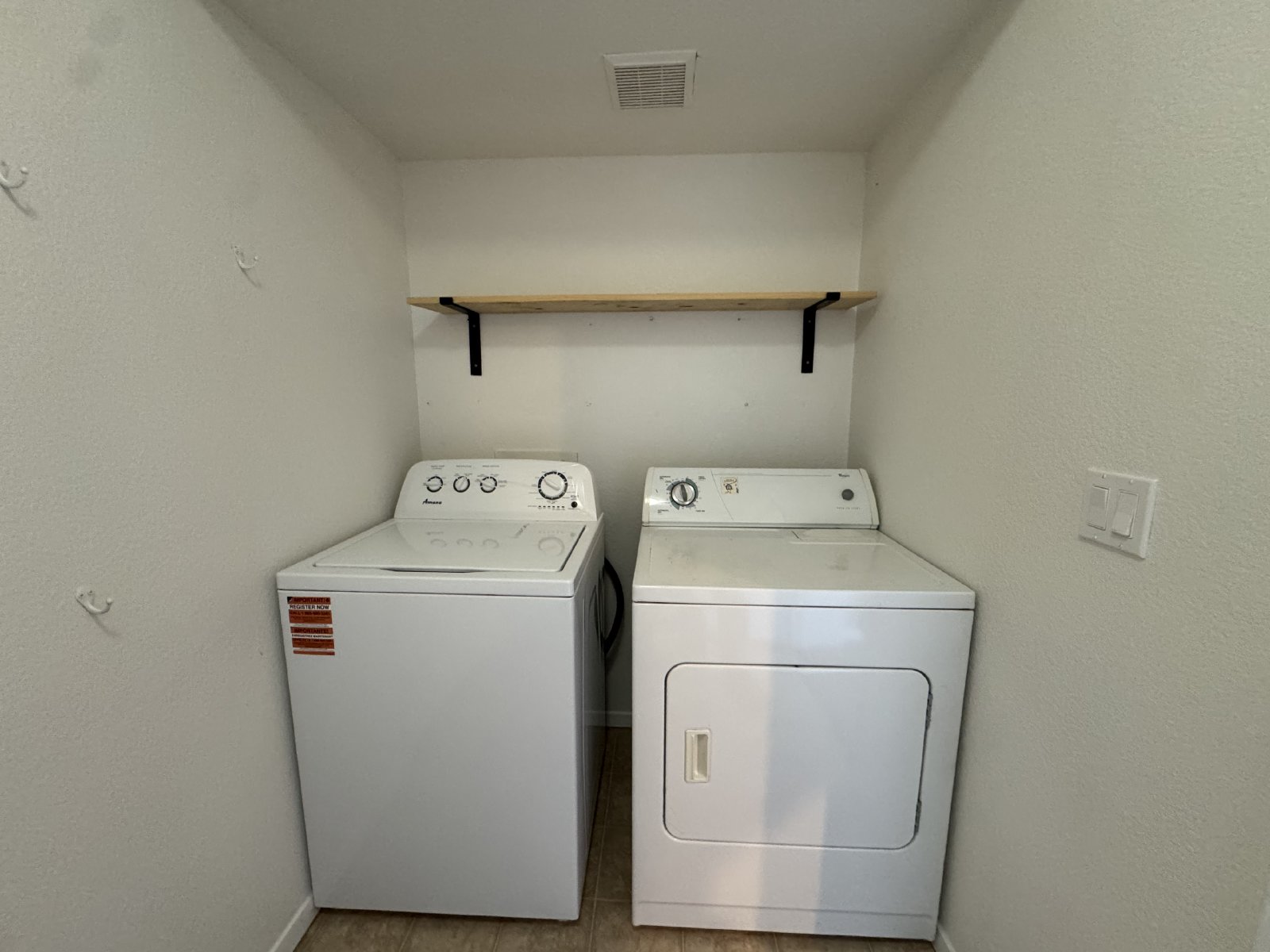 2 bedroom condo in Convenient Scottsdale Location w/ attached garage! property image