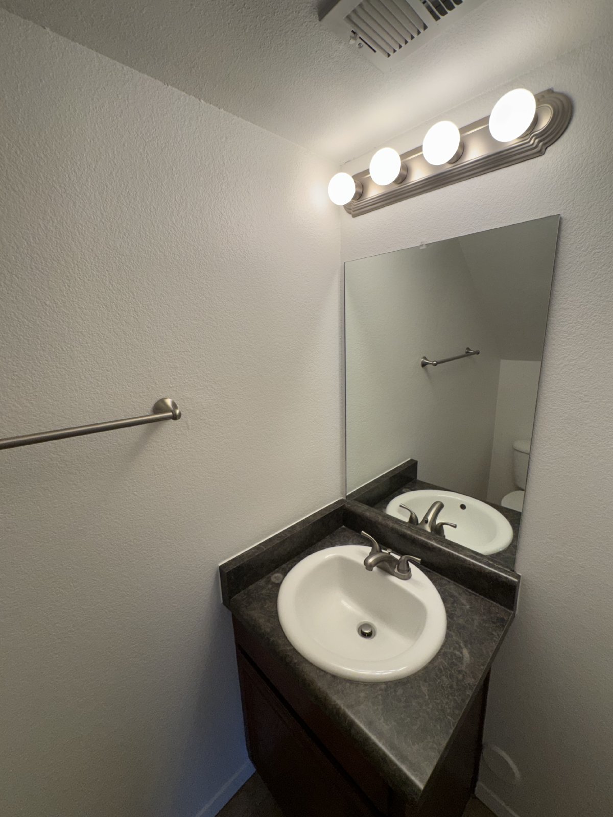 2 bedroom condo in Convenient Scottsdale Location w/ attached garage! property image