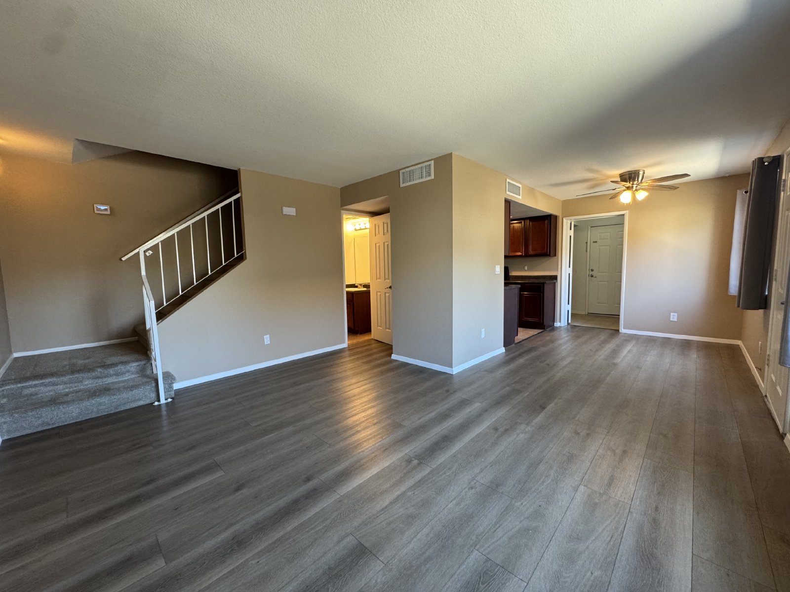 2 bedroom condo in Convenient Scottsdale Location w/ attached garage! property image