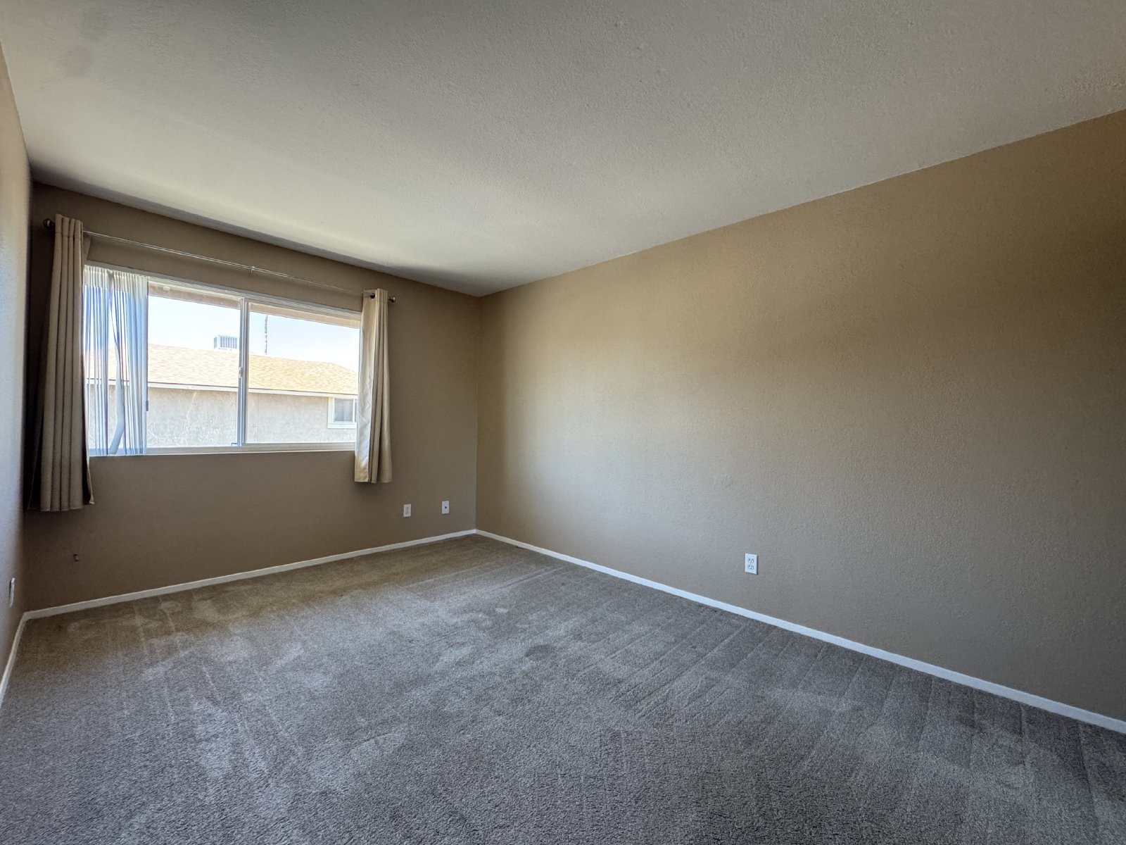 2 bedroom condo in Convenient Scottsdale Location w/ attached garage! property image