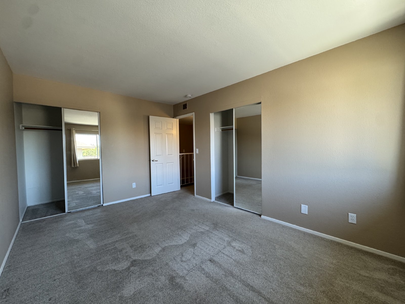 2 bedroom condo in Convenient Scottsdale Location w/ attached garage! property image