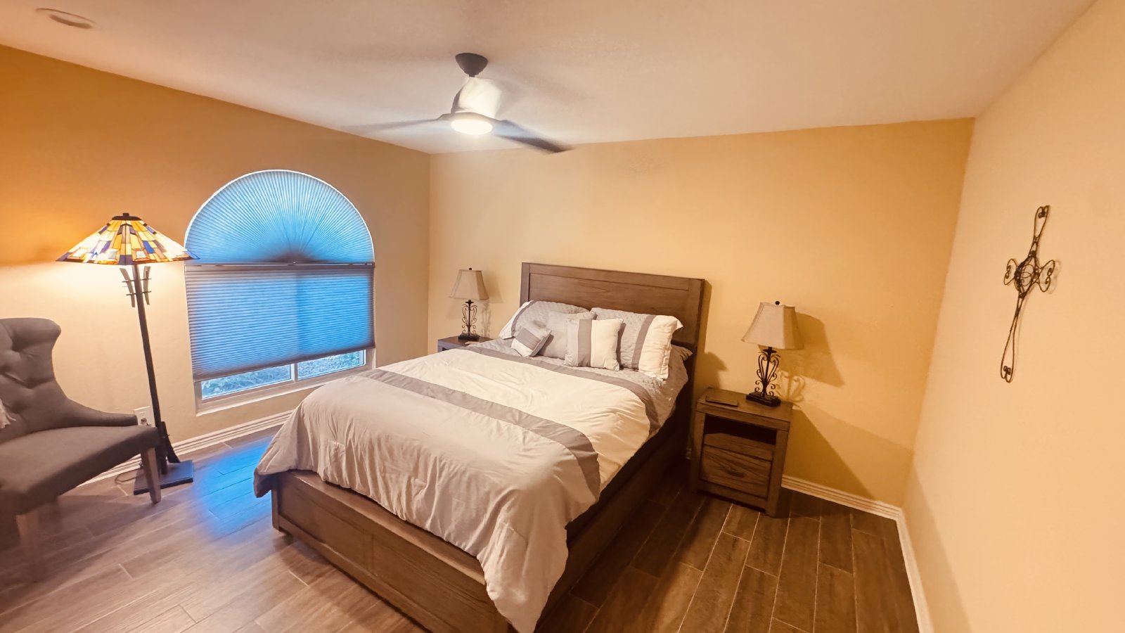 3b/2b with private pool in McCormick Ranch property image