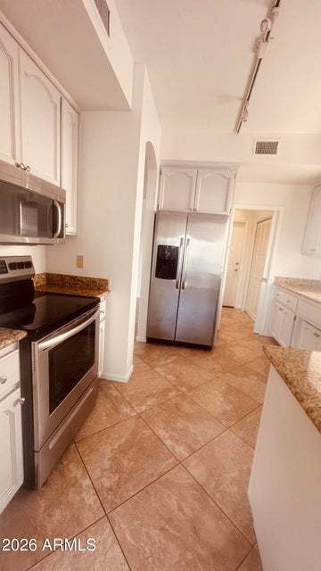 3 bedrooms / 2 bathrooms near Kierland Mall property image