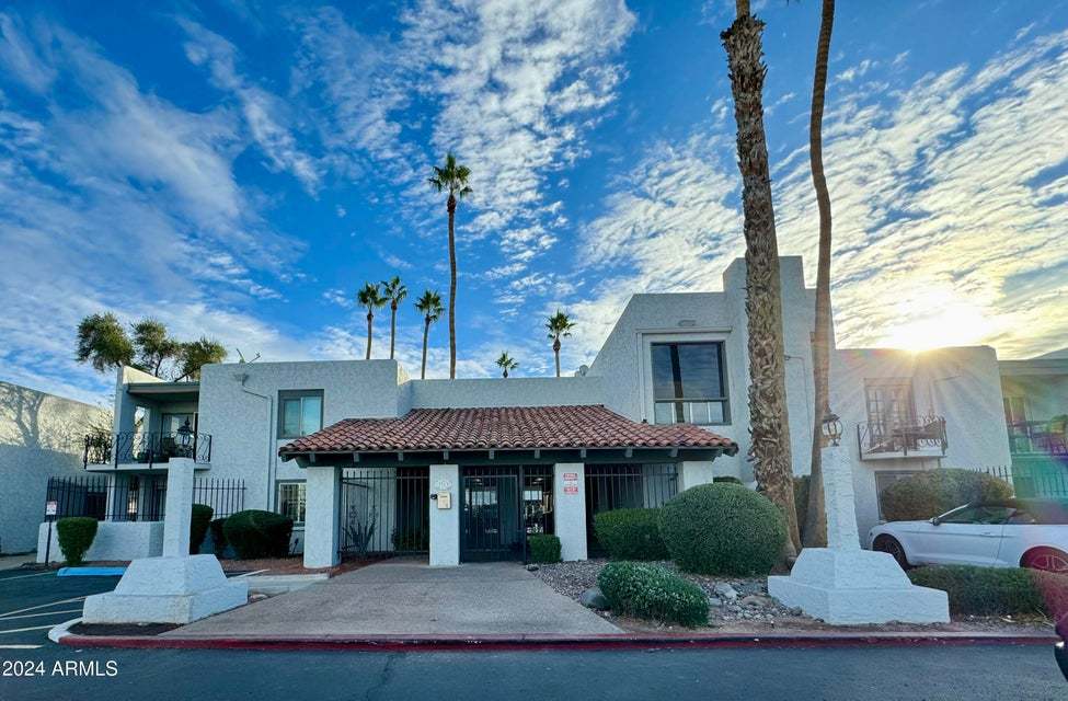 Fully Furnished 1b/1b apartment in Old Town Scottsdale property image