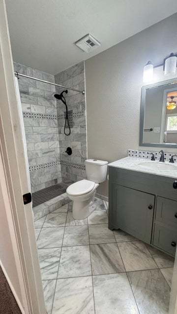 4 bedrooms,3.5 bathrooms with Patio property image