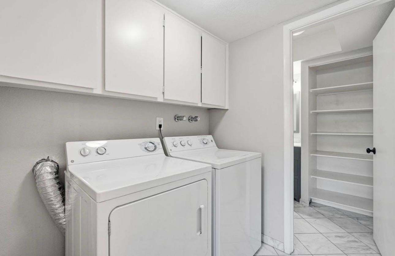 4 bedrooms,3.5 bathrooms with Patio property image
